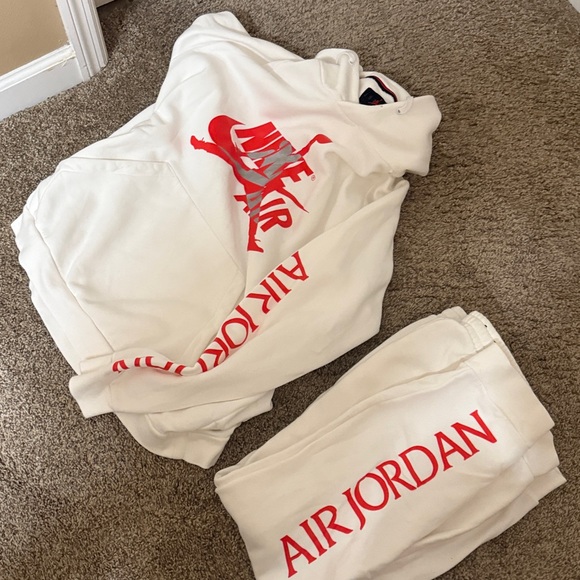 Nike Air Jordan White and Red Set - Picture 5 of 5